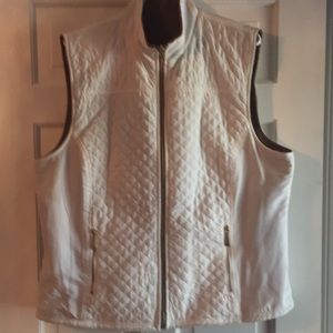 Beautiful vest reversible , zipper.